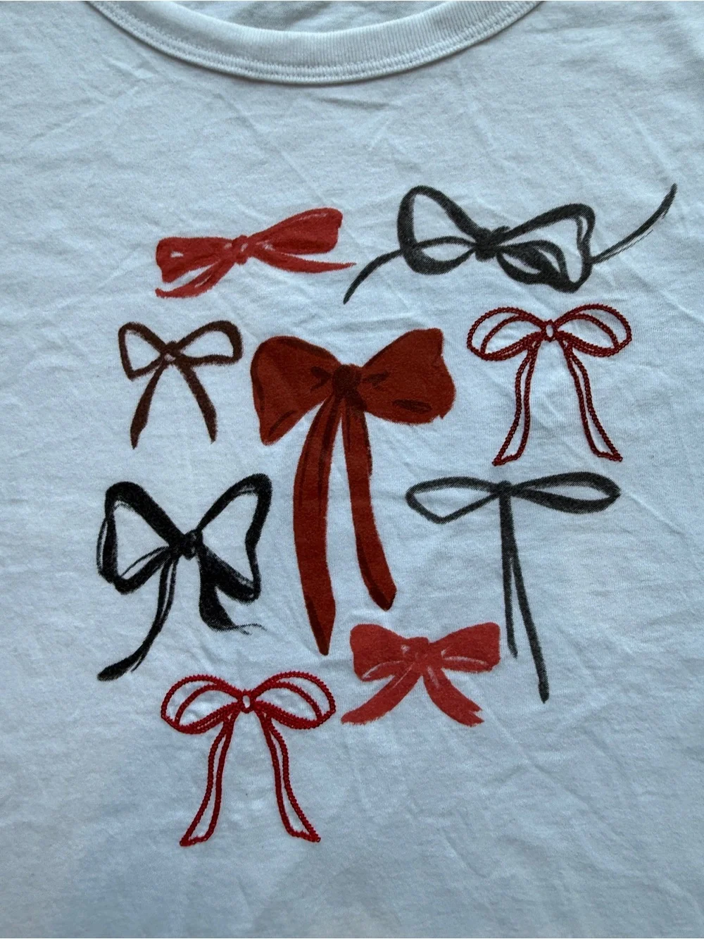 Abercrombie & Fitch White T-Shirt with Red & Black Bow Graphic Embroidery M - Picture 2 of 6